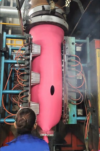 124K views · 699 reactions |  How Plastic Pallets are Made Using Blow Molding Technology #plasticpallets #blowmolding #manufacturingprocess #plasticscience #industrialdesign | Creative Inspiration For You | Facebook