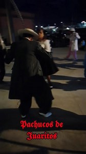 Pachucos tirando dancing en el downtown.Oraleee | Pachuco Elegante