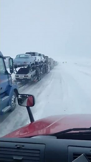 How to drive on snow with 18 wheeler semi U.S Xpress Fail