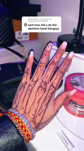 Antwoorden aan @lolololololololol123456 hope this helps!! | Skeleton Hand Tattoo