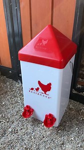 #gifted I got my @rentacoop thermo belt bucket set up just in time before this big storm hits us! ❄️ Use code DunkinDucks25 on rentacoop.com to save 25% on must-have winter chicken keeping products (cannot be combined with other sales) #RentACoop #PetQuail #PetChickens #BackyardPoultry #DunkinDucks | Dunkin Ducks