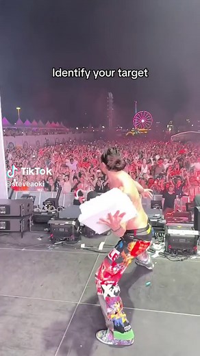 🎂🎂 #liveshow | steve aoki cake
