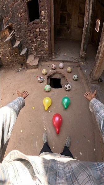 new parkour football ⚽️ gadde me gira diya🎈🤩😱 #ytshorts #viral #running #pov #shorts #football #yt