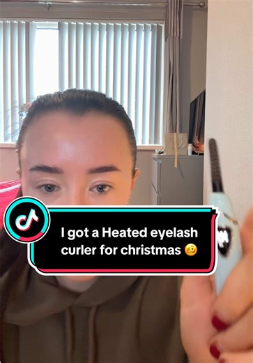 Heated Eyelash Curler Review and Tips