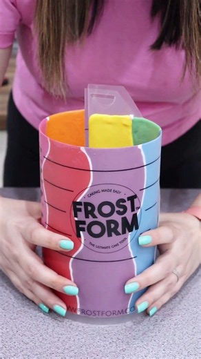 How to make a Pride Piñata Cake with Frost Form 🏳️‍🌈 www.frostform.com