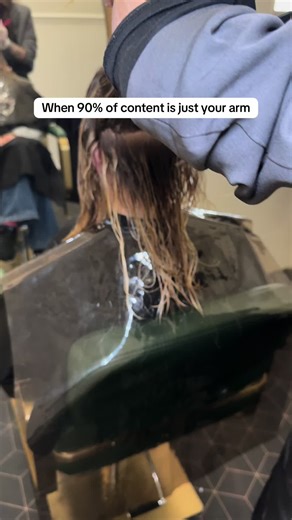 Hairdressers at least with this audio your arm content is no longer a total waste 😅🤣 DP✨