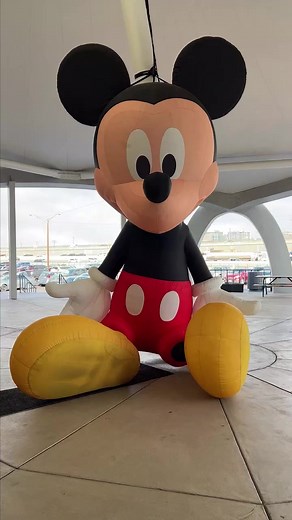 Experience the Immersive Disney Animation at the Lighthouse Immersive!✨❤️ It is an innovative celebration that takes you inside the greatest films of Walt Disney Animation Studios, from their very earliest groundbreaking features to the beloved hit movies of today. Celebrate Disney's music, artistry and animation from the creators of Frozen, The Little Mermaid, Big Hero 6 and many more. Click the link to get your tickets today: https://bit.ly/3oTHbDW 📷: Lighthouse Immersive 📍: VISIT DENVER #vi