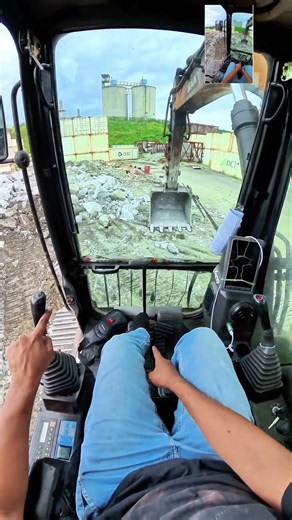 Learning How to Use Excavator Controls for Beginners #excavator #heavyequipment #training #mining...
