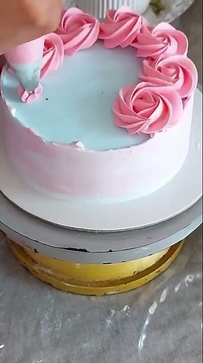How to design a simple Rosette Cake?