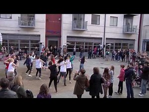 The Flash Mob Proposal, Oxford Castle Quarter