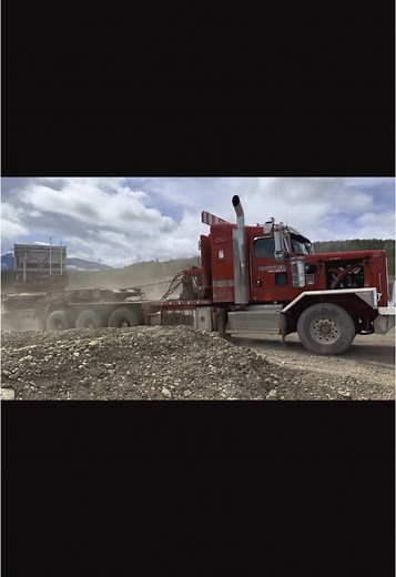 Smells like spring spirit! #c500 #t800#kenworth#heavyhaul #brawlerhh