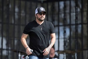 The 10 Best Tyler Farr Songs of All-Time
