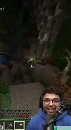 I FOUND THIS CAVE… and immediately REGRETTED it 😂 | Minecraft @TwinBlocksYT #minecraft