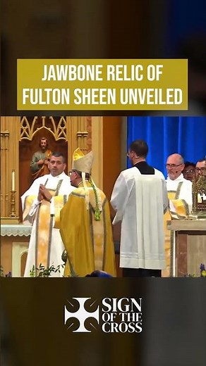 WATCH: The jawbone relic of the newly beatified Blessed Fulton Sheen, incensed by Cardinal Tagle.