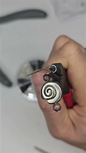 Crafting dangles or charms is easy using this simple wire wrapping technique.#jewelrymaking