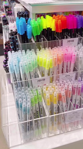 พามาส่องไฮไลท์เน้นข้อความแบรนด์ javapen ที่ร้าน @asiastationerybkk ไม่ว่าจะรุ่นไหนๆที่ร้านนี้เขาก็มีหมดเลยน้าา ทั้ง 2 หัวและหัวเดียว ทั้งสีและตัวด้ามน่ารักขนาดนี้ ต้องมีล่ะนะ..🌟🌟 #javapen #javapens #javapenthailand #asiastationery #asiastationerybkk #เอเซียเครื่องเขียน #เครื่องเขียนน่ารัก #รีวิวเครื่องเขียนราคาถูก #รีวิวเครื่องเขียนน่ารัก #รีวิวปากกา #รีวิวปากกาลูกลื่น #ร้านเครื่องเขียน #ร้านเครื่องเขียนน่ารัก #ร้านเครื่องเขียนราคาถูก #เครื่องเขียนเกาหลี #studygram #studygramth #studygramthai 