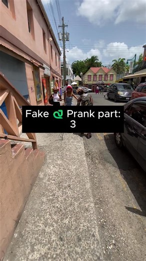 Cardel Roberts on Instagram: "Fake 🐍 prank #officialhammerr"