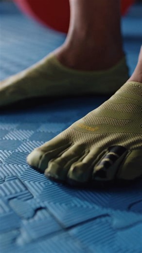 Discover the new Vibram FiveFingers collection and shop it now on our website | Vibram FiveFingers