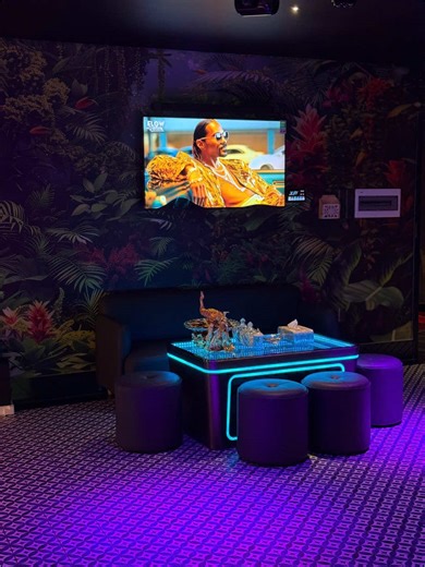 Relaxing Experience at Long Cung Massage Pool Party