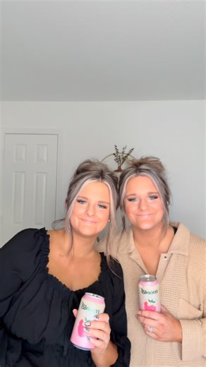 Kendall and Kayleigh on Instagram: "Yall asked for another eyelash tutorial so here you go. I feel like we aren’t the best at explaining so if you have other questions let us know!🩵 @bloomsupps #bloompartner #eyelashes #eyelashtutorial #lashes"