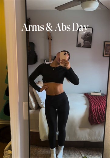 Come to the gym with me you have to you absolutely have to 🤸‍♀️ Workout: (Warm up & stretch) Lat raise 3x10 Front raise 3x10 Shoulder press 3x10 Barbell curls 3x10 Triceps extensions 3x10 Leg raises (5x10) Toe touches Alternating dead-bug Butterflies Crunches Plank Side-Plank Finish on treadmill!!🚶‍♀️ #abworkouts #armworkoutforwomen #workoutroutine #abroutine #workoutideas