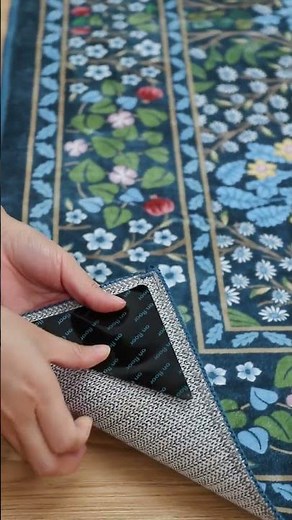 Easy-to-use Corner Rug Grippers from Lahome | Firm and durable without damaging floors #diy #rugs