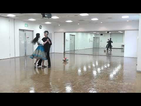 Love Is Blue ラブイズブルー 恋は水色 -Round (Couple Dance)