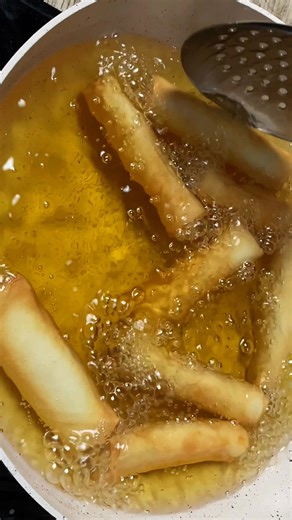 Crispy on the outside, bursting with flavorful veggies on the inside—these samosas are the perfect snack to brighten up your day! Who’s ready to dig in? | Cook with Nabeela