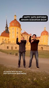 🎼 340 years of Johann Sebastian Bach – 340 years of musical genius! 🎶 His music continues to fascinate and inspire. Why not experience his works in a whole new, captivating way? 💥 👏✨ With the Body Percussion to “Badinerie”, you don’t just listen to Bach’s music – you feel it! The complete choreography is available in the digital product “J. S. Bach Body Percussion 1” – including sheet music 📜, video clips 🎥, and piano play-alongs 🎹. 🔥 Immerse yourself in Bach’s world, experience rhythm a