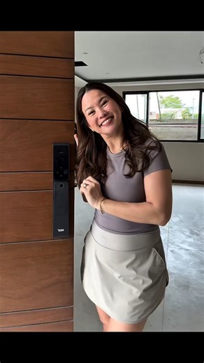 𝐒𝐭𝐲𝐥𝐞, 𝐬𝐚𝐟𝐞𝐭𝐲, 𝐚𝐧𝐝 𝐬𝐦𝐚𝐫𝐭 𝐥𝐢𝐯𝐢𝐧𝐠 — 𝐚𝐥𝐥 𝐢𝐧 𝐨𝐧𝐞. Designed with your safety and convenience, the MGS HydroFlame Smart Lock makes every entry effortless and secure. 🏡 ✅Multiple unlocking options ✅Water-proof ✅Fire-proof ✅Scratch-proof ✅Professional installation & lifetime Technical support No more lost keys, no more worries — just seamless protection and modern convenience. Message us today and make the smart switch with MGS HydroFlame. 🔐💚 Check it out now! 𝗧𝗜𝗞�