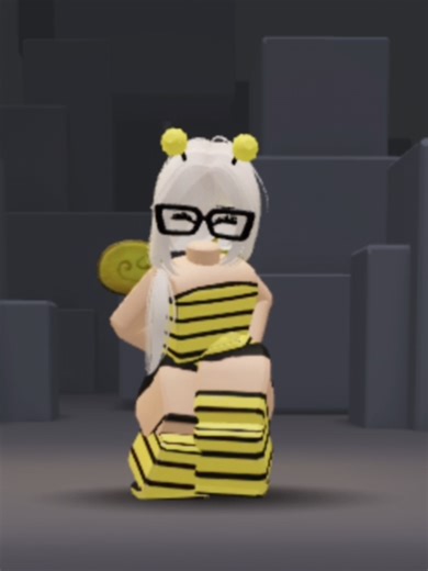 I'm looking for a ghost cat but I'm not sure if those two things would be enough to trade for one ghost cat, I could give both jumping spiders I have but idm what pet anyone wants to trade for them :) . . . . #fypage #fypシ #xyzbca #fypシ゚viral #vampiremisty