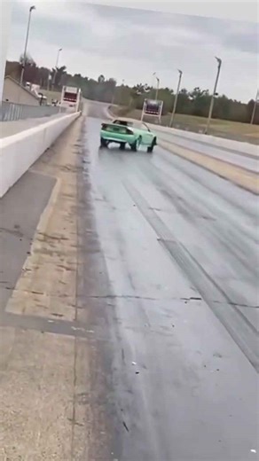 Racecar Ford Mustang on 24's almost loses it 💨