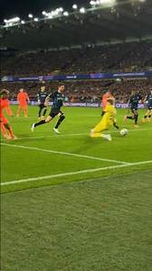 Lamine Yamal born for the Champions League nights 🪄