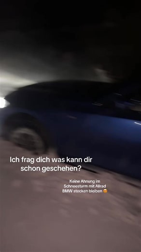 Schneeabenteuer mit Allrad BMW im Knien hohen Schnee