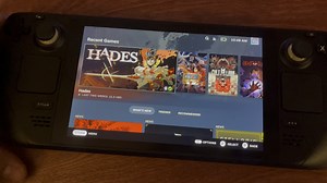 Steam deck volume lowers by itself