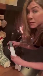 It’s beginning to look a lot like Christmas 🥰🎁👉🏼👱🏼‍♀️ LolaVie https://www.lolavie.com/ | Jennifer Aniston