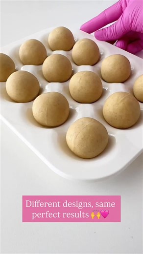 My Little Cakepop Molds 📍Home of the original 3D cake pop mold. on Instagram: "✨ Same purpose, different style! Whether you love our OG Clear Cake Pop Resting Tray or prefer the new Injection Molded version, both are designed to keep your cake pops perfectly round while you decorate!🍭 Our clear tray is reusable and lightweight— perfect for everyday bakers— while our injection molded tray offers high-quality durability that lasts for years. 💪 Which one’s your favorite? 👇 Let us know! 🛍️: www