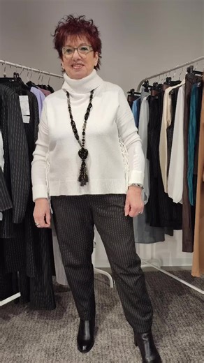 1.6K views · 46 reactions | SALDI SALDI SALDI abiti gessati da non perdere❤ . . . Per tutte le info e per ordini potete scrivere ✍ su WhatsApp al  331 1018627 specificando il vostro -nome e cognome  Spedizioni & Ordini in tutta Italia e Estero  Pagamento con Paypal e PostPay | Vogue Shop "La Rancia" Tolentino | Facebook