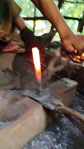 Hot iron rod molding #blacksmith #weldinglife #metalworking | Mechanical Zone