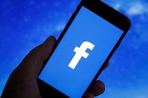 Warning to DELETE Facebook as angry users race to quit app