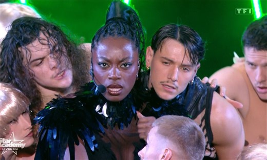 Star Academy 2025 - Impressionnant ! Le tableau chanté/dansé de Sarah sur "Running up that hill" de Kate Bush - Star Academy | TF1+