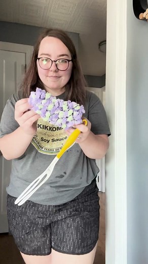 I had no idea there were dusting alternatives to single use dusters until I found this on etsy! This actually works too 🧹 Check out my cleaning labels at the link in my bio 🫶🏻 #Eco101 #Ecofriendly #LowWaste #ZeroWaste #Sustainable #Sustainability #Dusting #Dust #Reusable #ReusableDuster #Duster #CleanTok