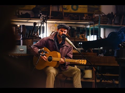 Ernest Aines - original song Yellowstone (LIVE) in Vintage Tool Shop, Melbourne