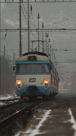🇨🇿 Elektrická jednotka Pantograf 452 016 #train #vlak #vlaky #railway #history #video #shorts #cz