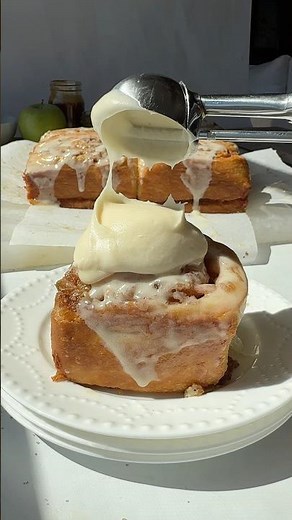 These Apple Pie Cinnamon Rolls are so soft and fluffy. The best Fall brunch dessert. Recipe in desc.