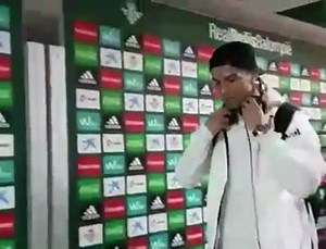 508K views · 619 shares | Charly Musonda, jugador del Chelsea Football Club a préstamo en Real Betis Balompié, esperó 20 minutos a que Cristiano Ronaldo saliera e HIZO ESTO | Pasión Fútbol | Facebook