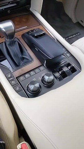 Exploring Off-Roading Controls in the Lexus LX 570