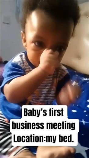 At 5 months,He sat down without falling:10/10