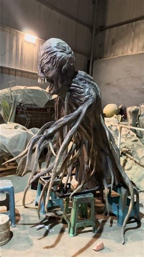 White Alien Squid Animatronic – Creepy Tentacle Monster-G111