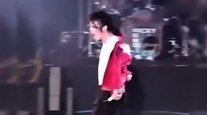 迈克尔·杰克逊《Beat It》1992年现场，舞蹈帅爆，无法超越！